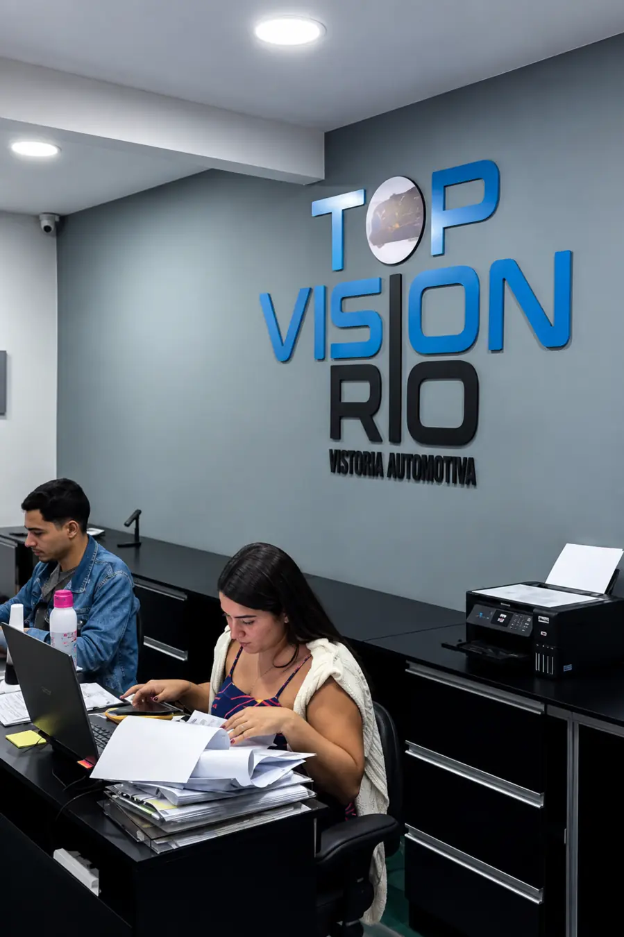 Equipe da Top Vision no escritório